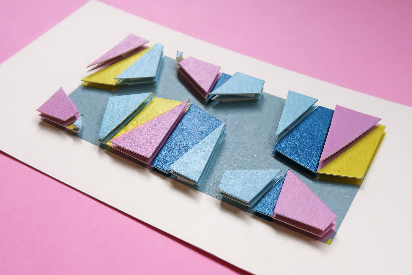 Screen printed cards with triangles in 3D